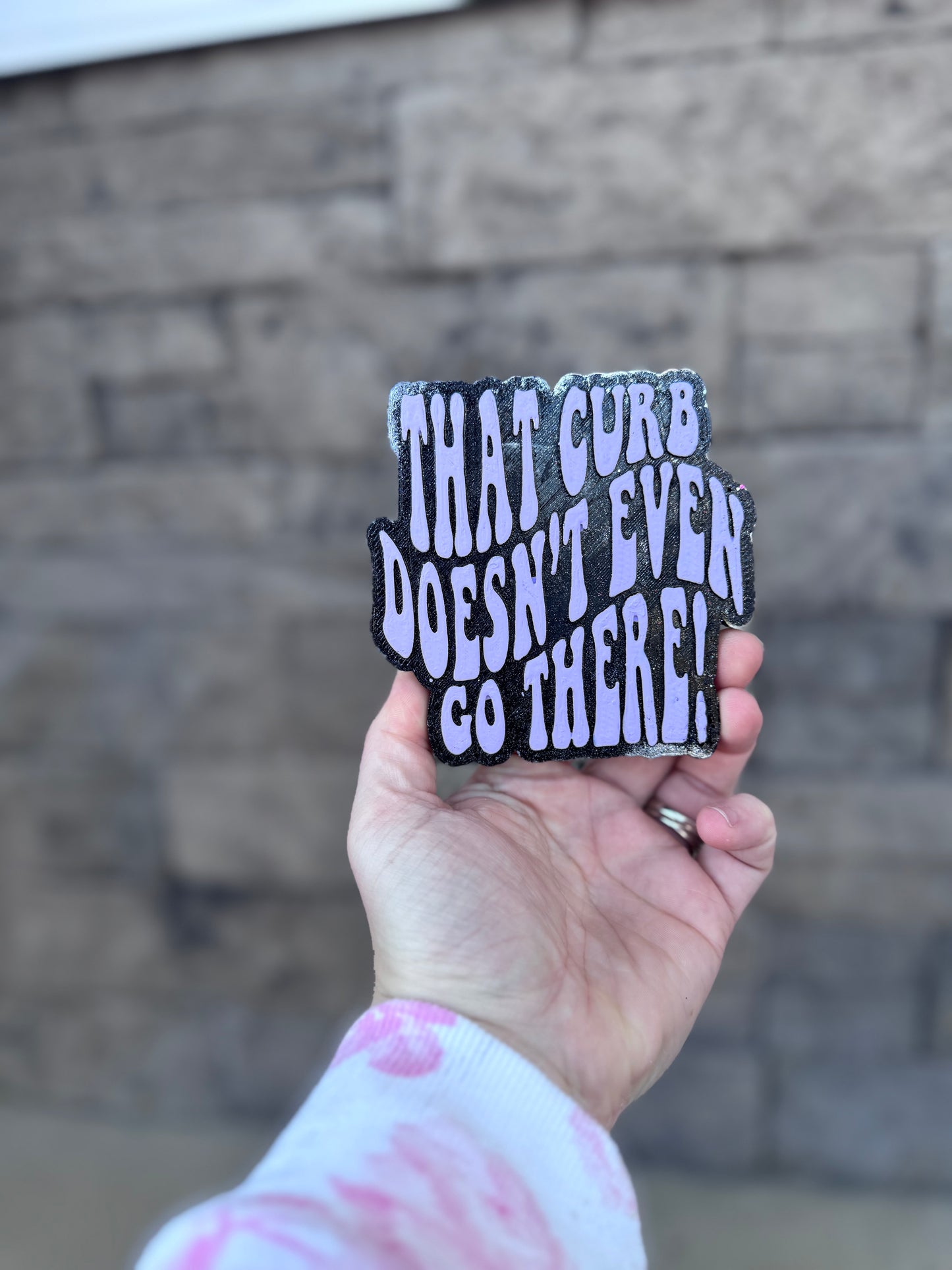 That curb doesn’t go there