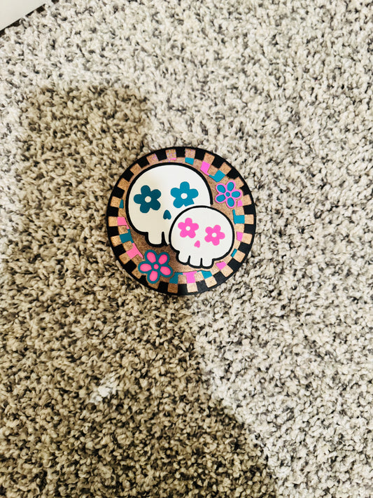 Checkered skull round