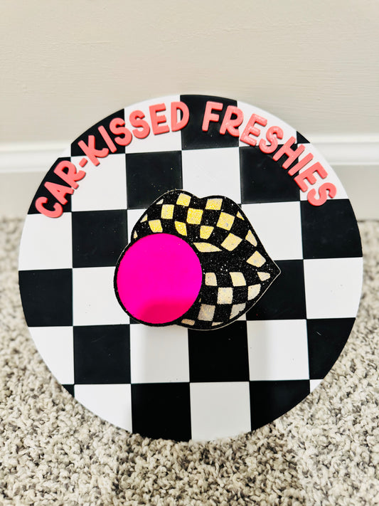 Checkered lips with gum